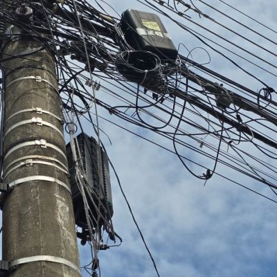 Prefeitura de Bragança realiza mutirões para acabar com fios soltos em postes