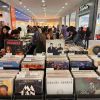 Feira de Discos retorna ao Bragança Shopping Center neste sábado e promete atrair colecionadores e fãs de música